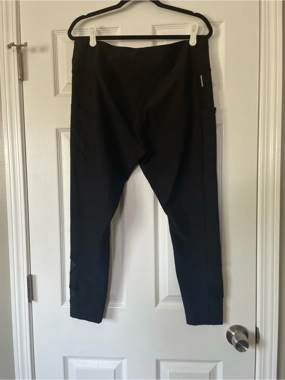 Mondetta Black High-Waist Capri Leggings with Mesh Insets - Picture 9 of 10